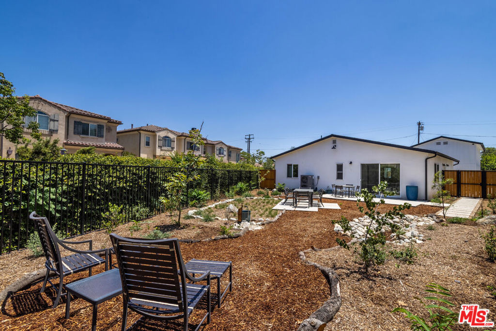 345 Genoa Street - Photo 41