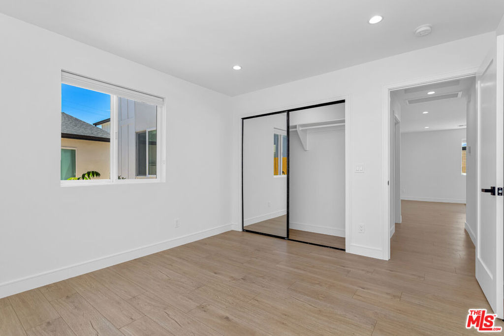 345 Genoa Street - Photo 31