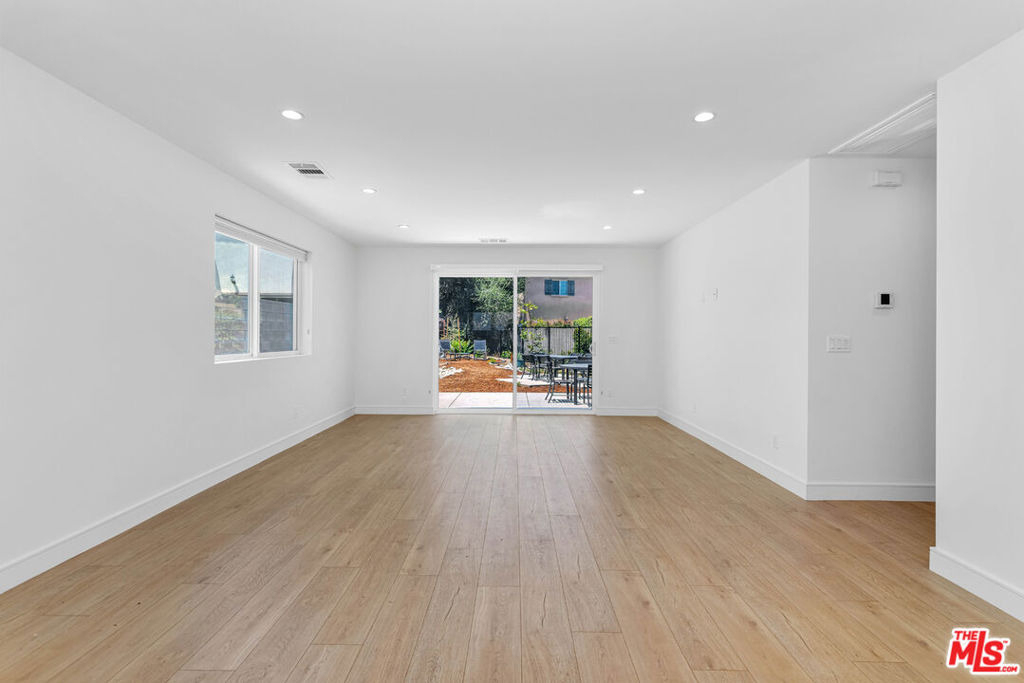 345 Genoa Street - Photo 8