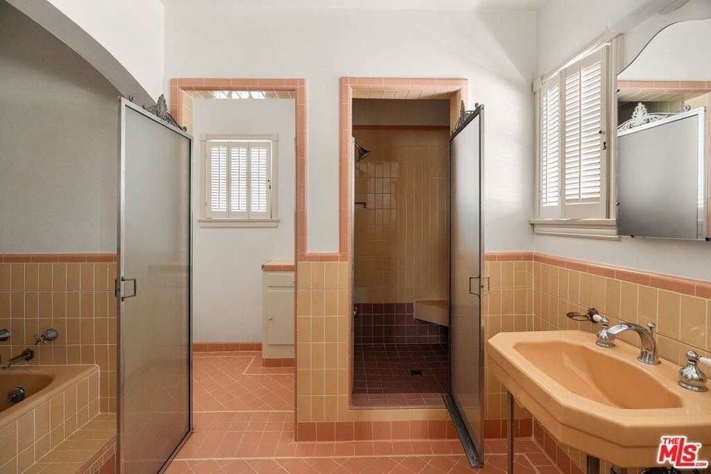 1063 Selby Avenue - Photo 10