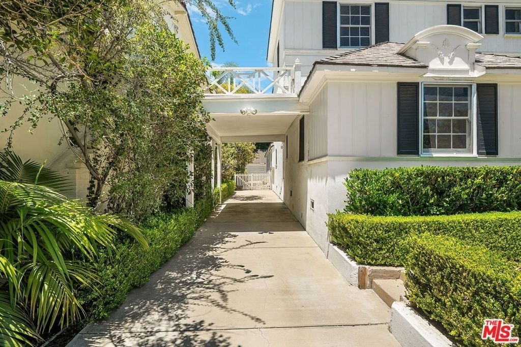 1063 Selby Avenue - Photo 17