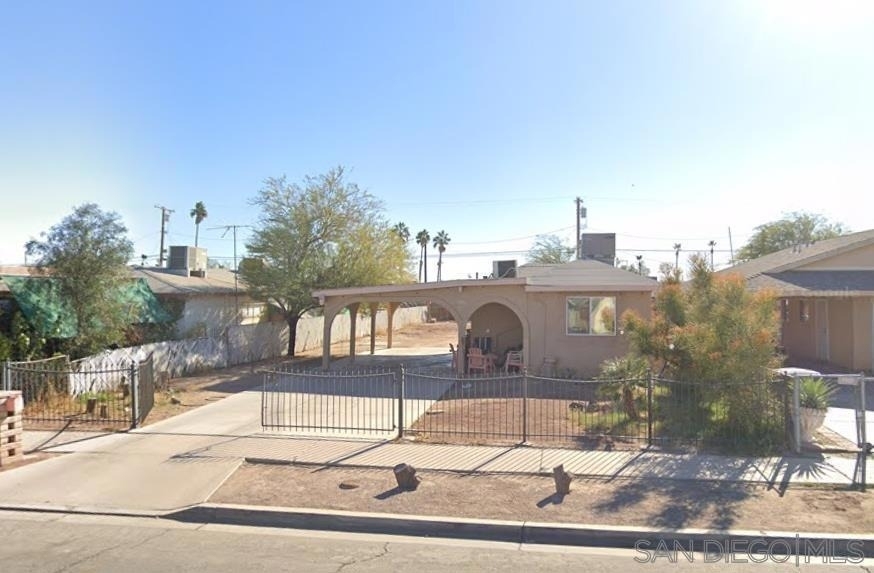 209 E Orange Ave - Photo 1