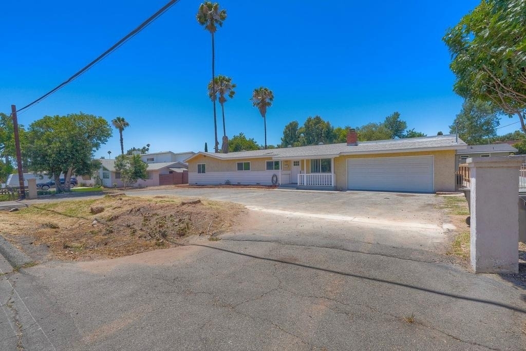 1921 Felicita Road - Photo 0