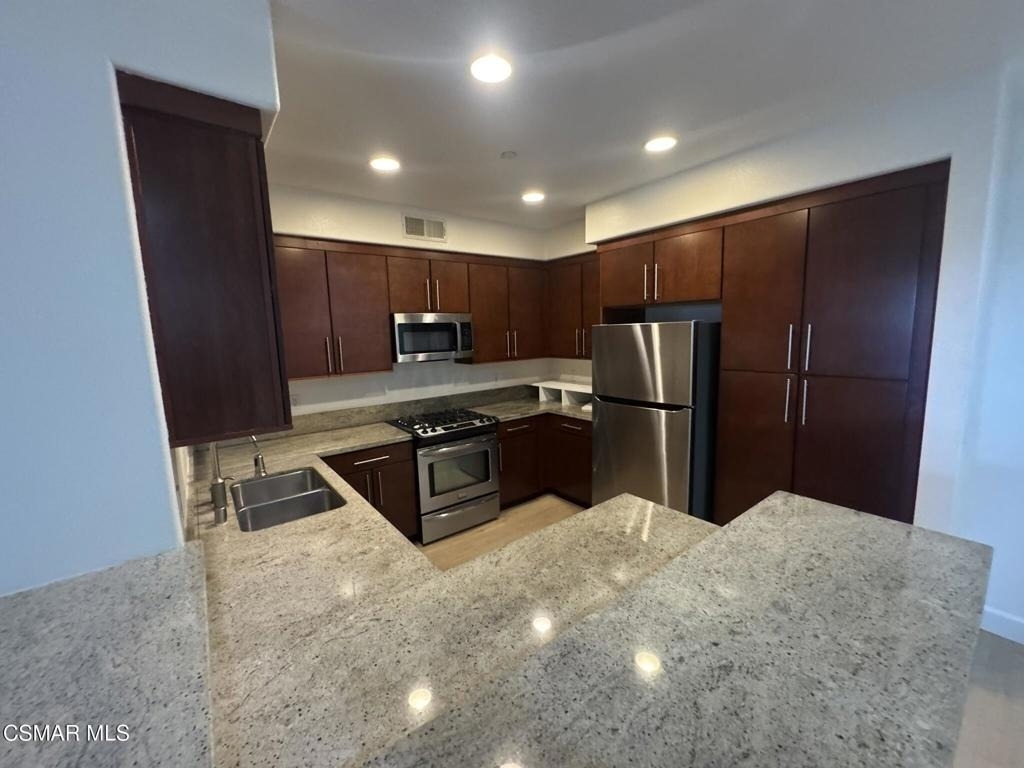 14412 Killion Street - Photo 2