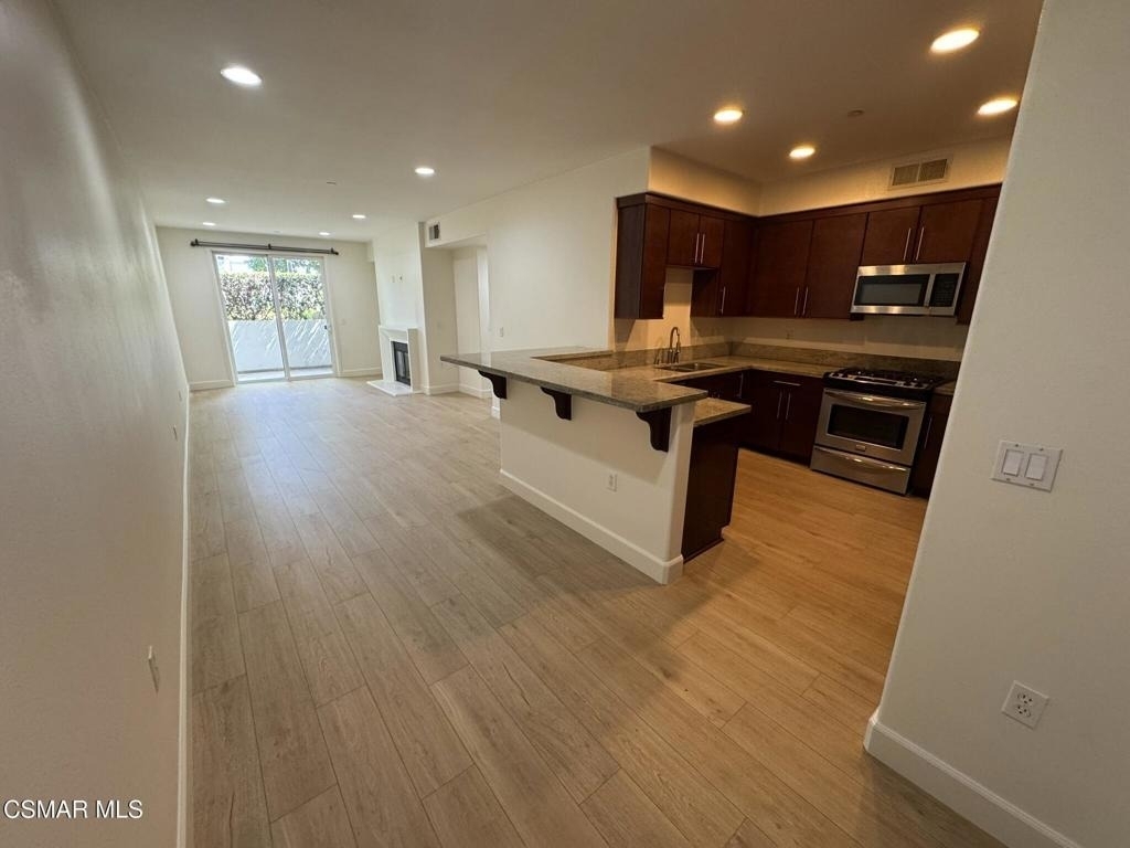 14412 Killion Street - Photo 0