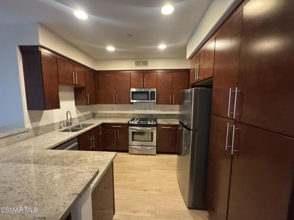 14412 Killion Street - Photo 3
