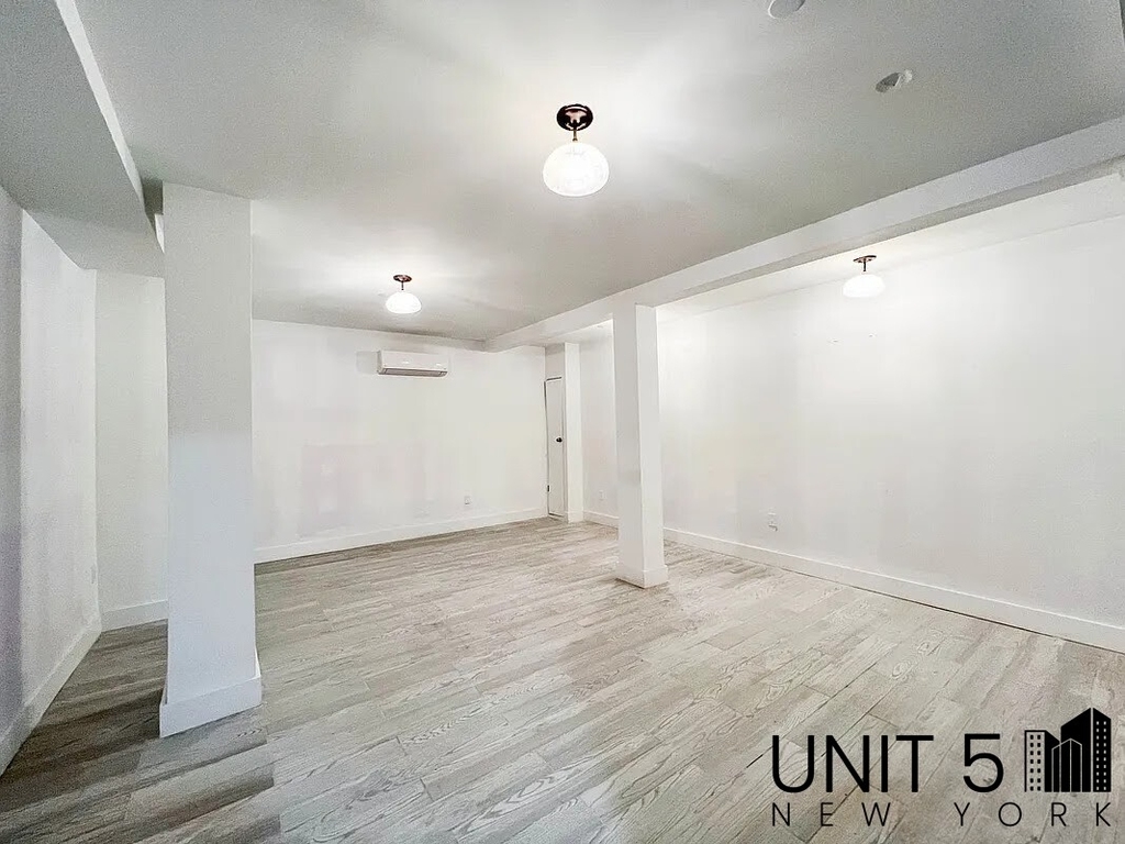 1114 Halsey Street - Photo 5