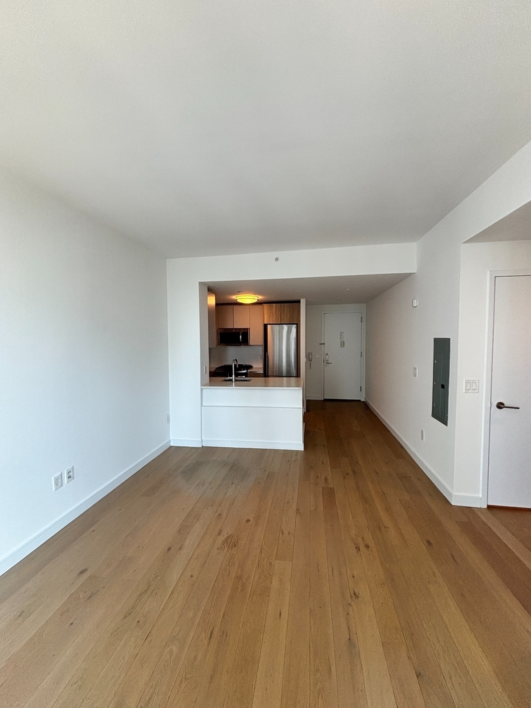 24th Street - Photo 6