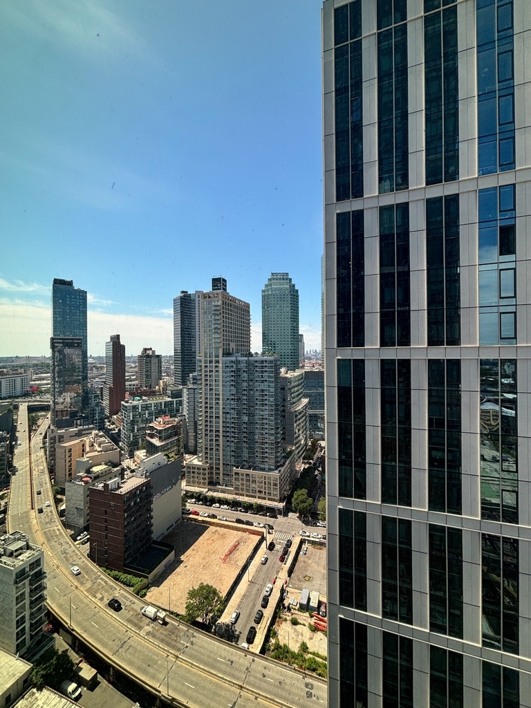 24th Street - Photo 2