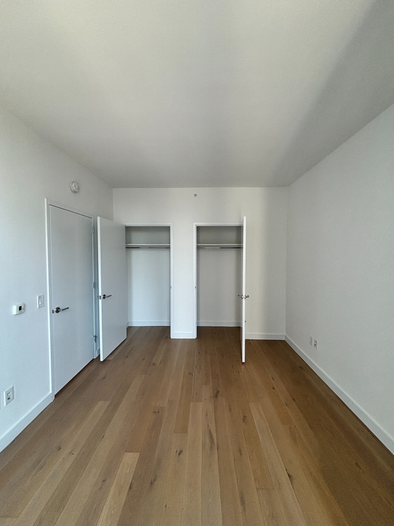 24th Street - Photo 13