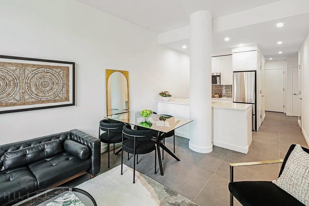 1st Avenue - Photo 2