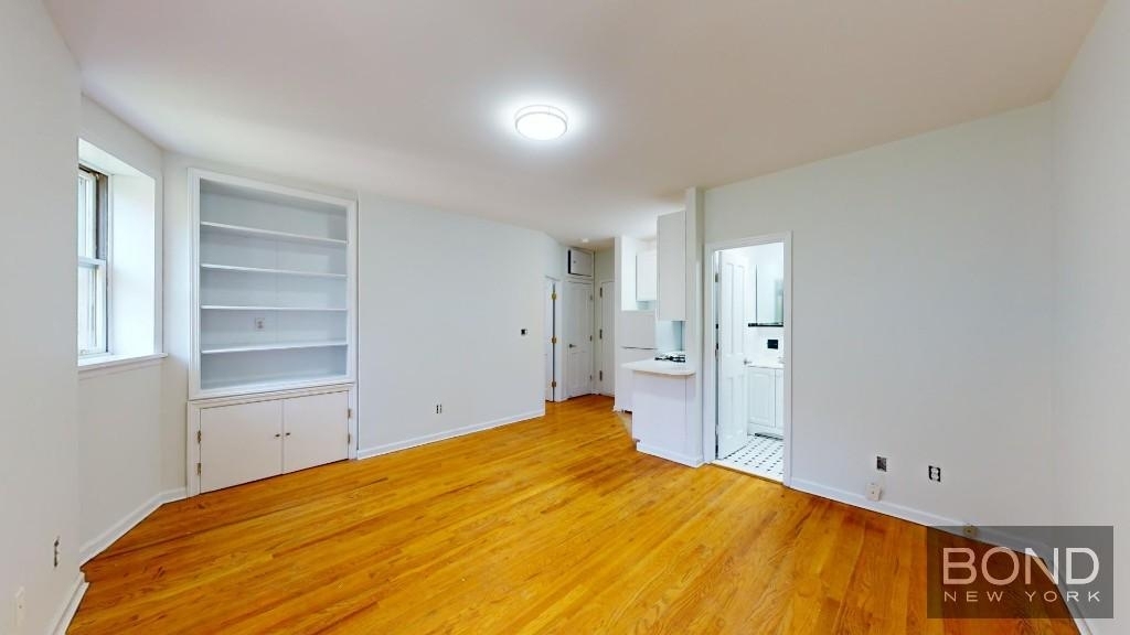West 77th Street - Photo 0