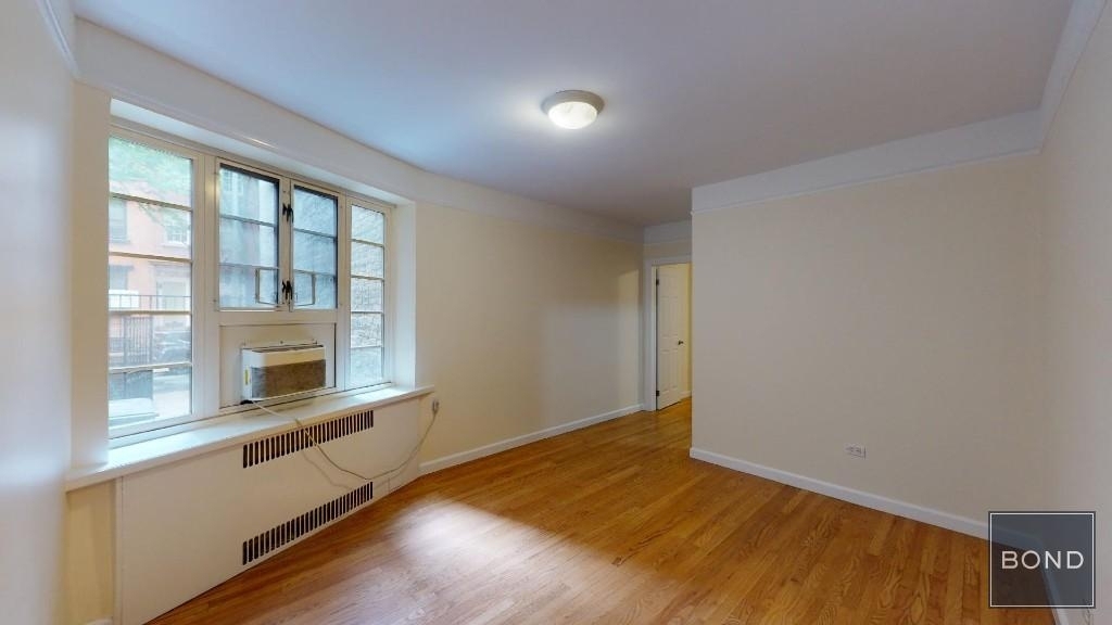 1 Jane Street - Photo 0