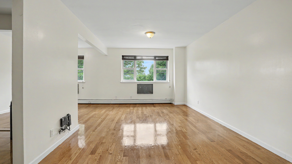 92nd Street - Photo 5