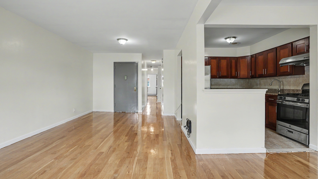 92nd Street - Photo 1