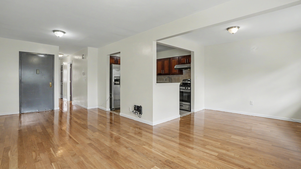92nd Street - Photo 2