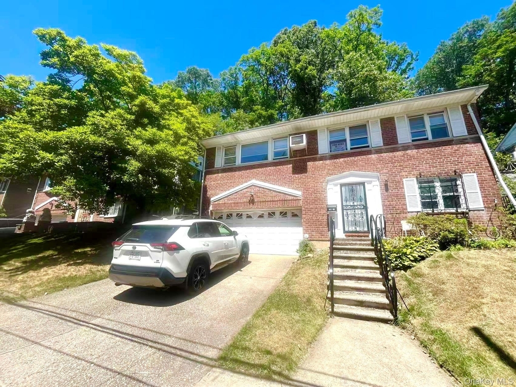 Sawyer Avenue - Photo 0
