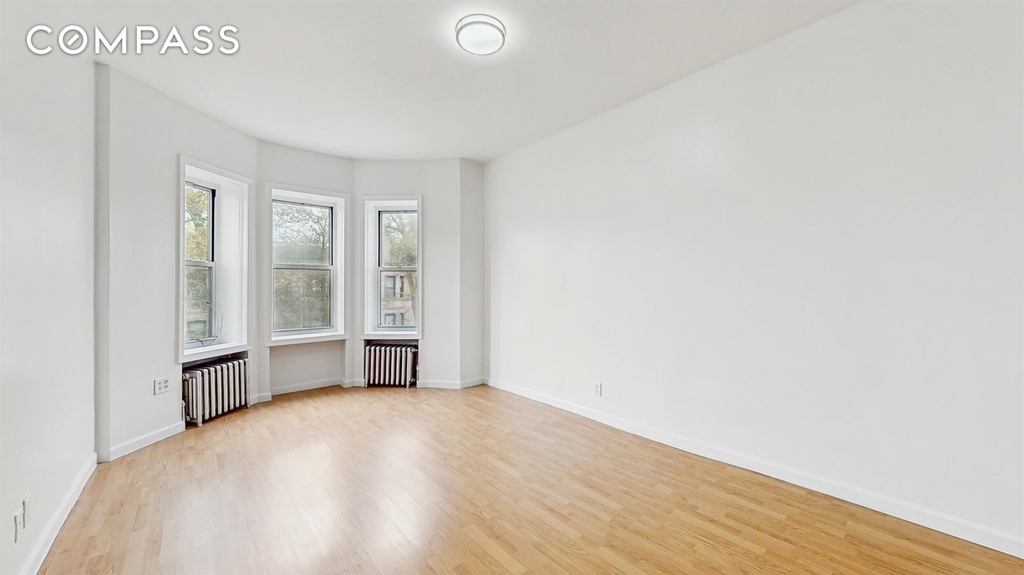 77th Street - Photo 4