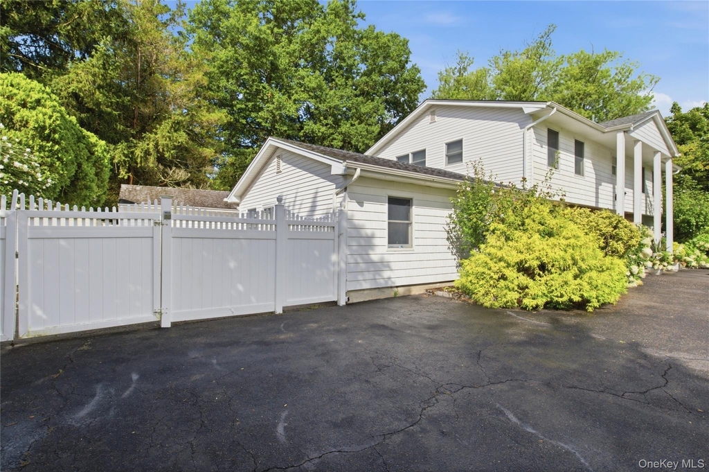 34 Markwood Lane - Photo 0