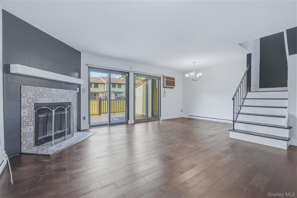 601 Chelsea Cove S - Photo 0