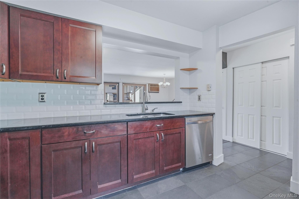601 Chelsea Cove S - Photo 4
