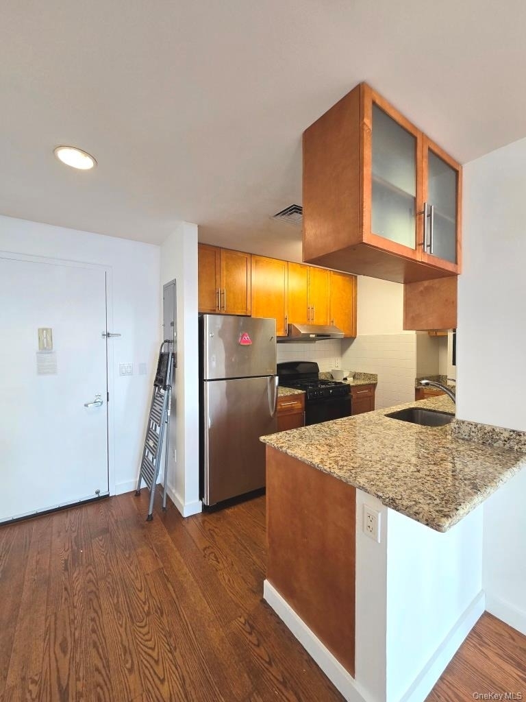 40-26 College Point Boulevard - Photo 2