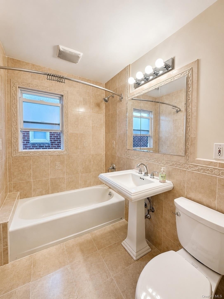 6134 76th Street - Photo 4