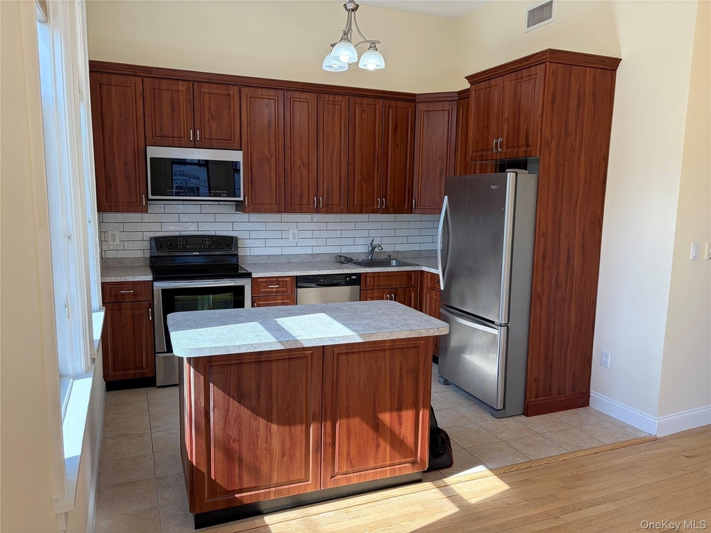 303 Main Street - Photo 2