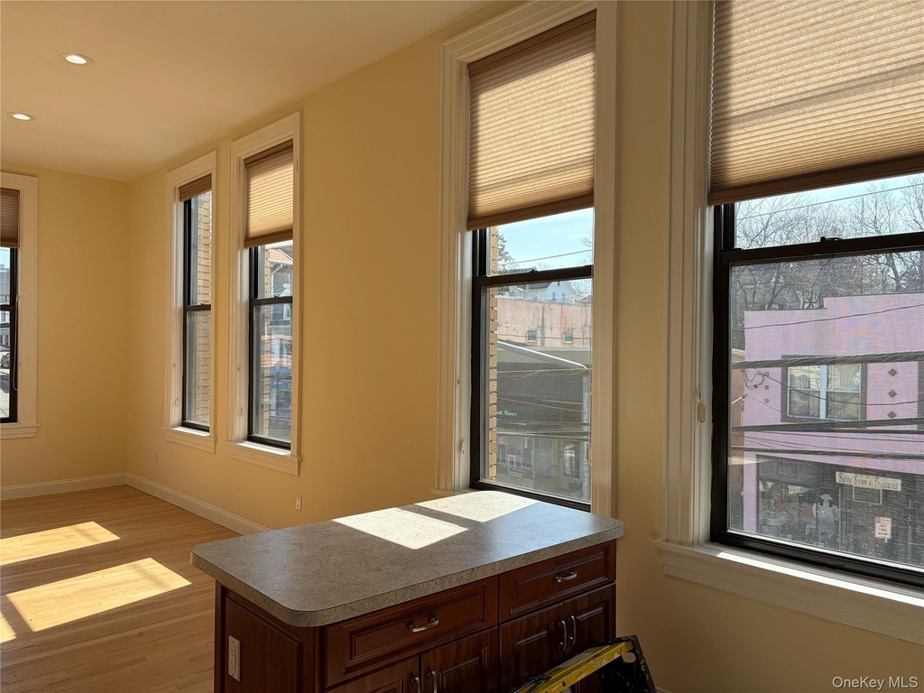 303 Main Street - Photo 5