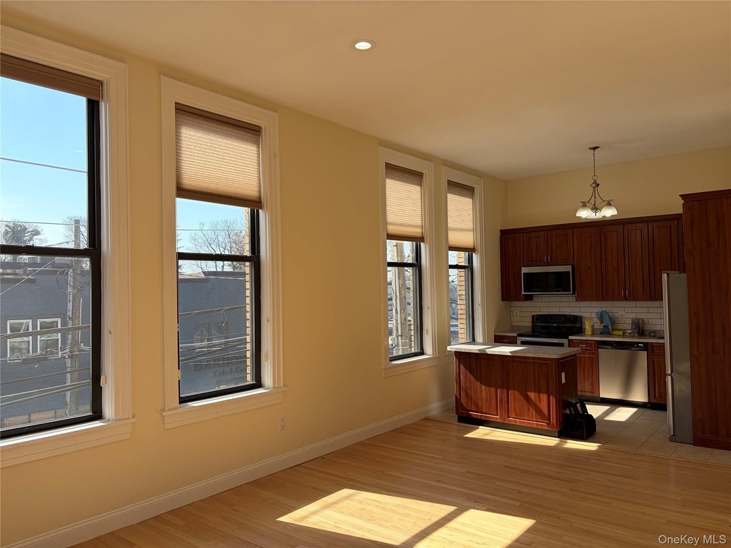 303 Main Street - Photo 3