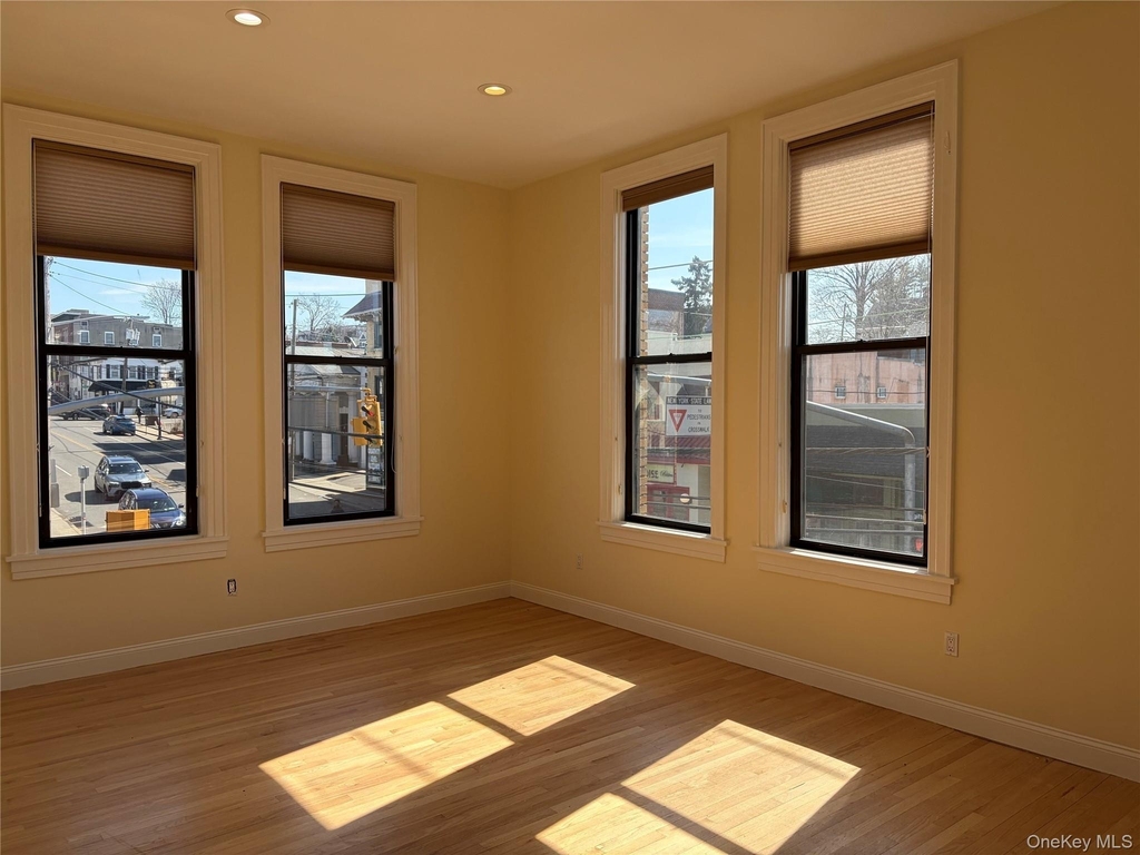 303 Main Street - Photo 4