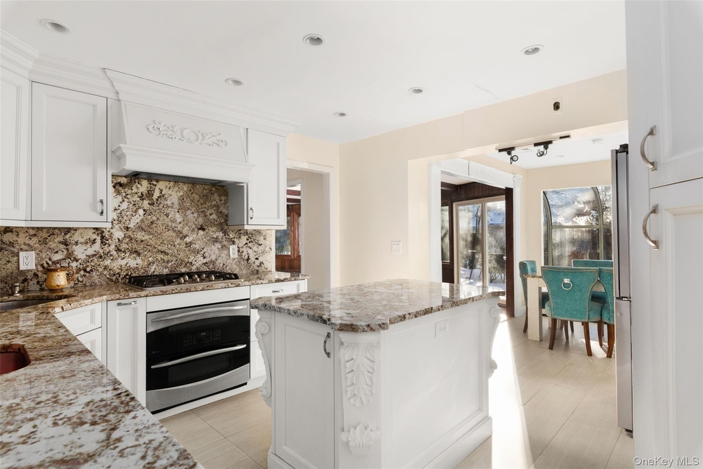 70 Longfellow Road - Photo 6
