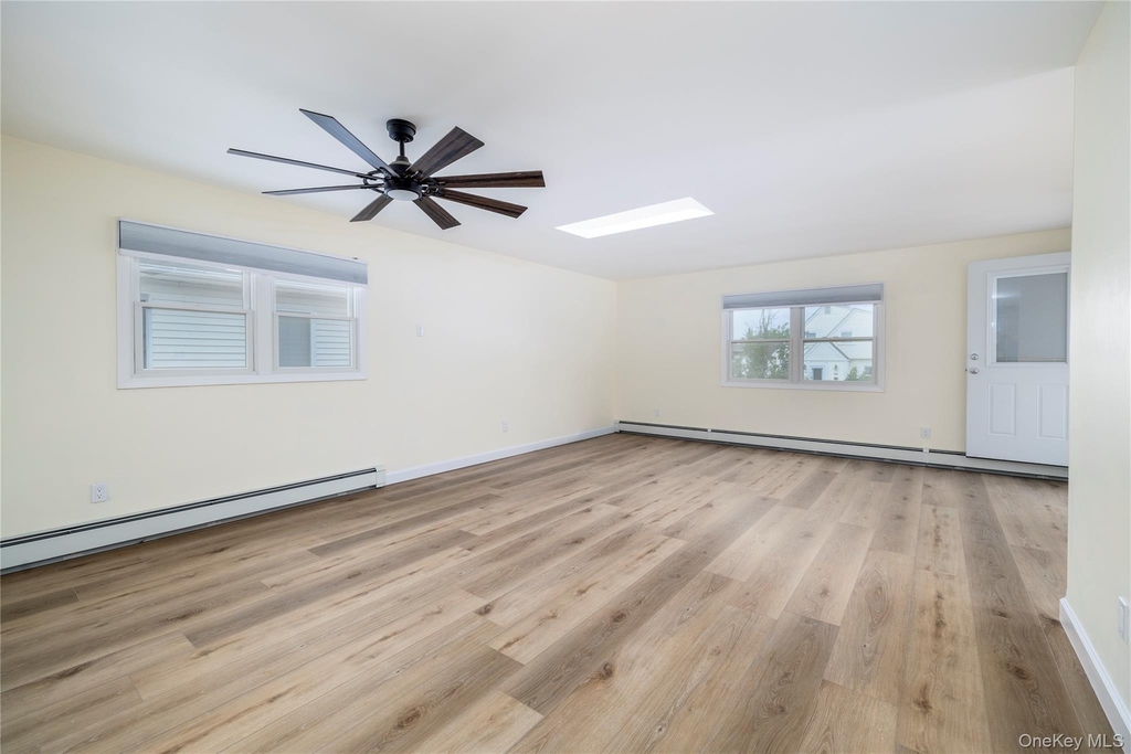 542 E Pine Street - Photo 9