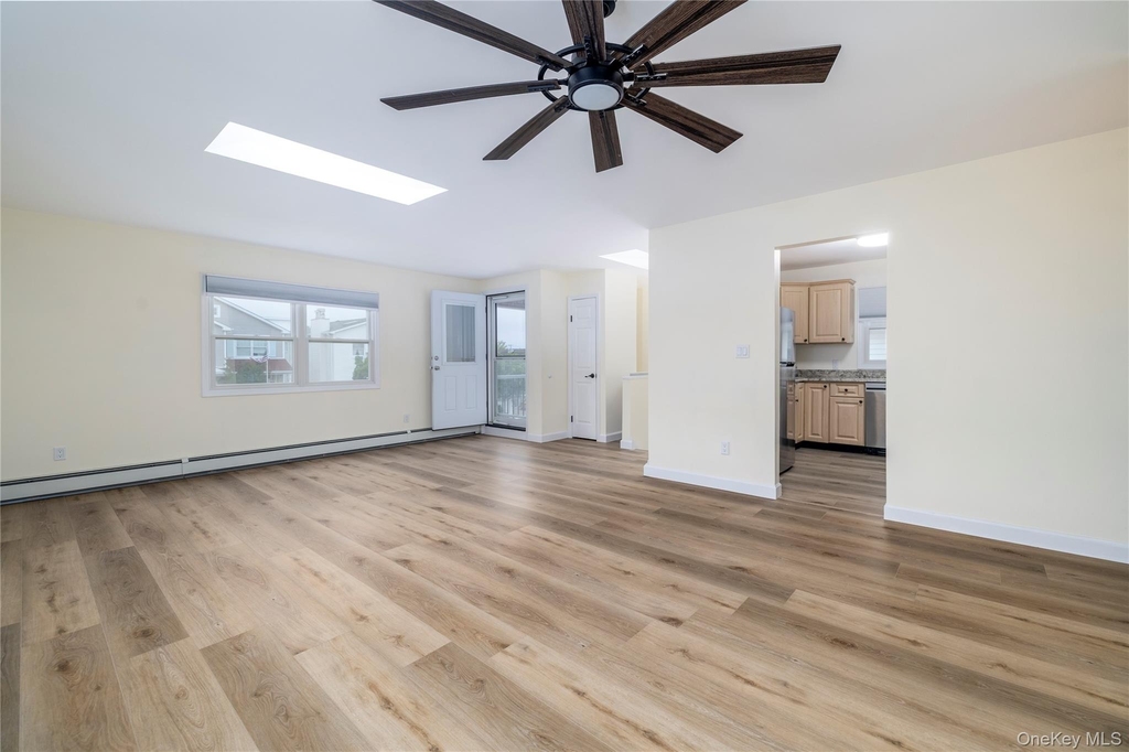 542 E Pine Street - Photo 7