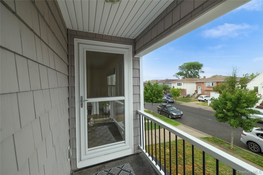 542 E Pine Street - Photo 3