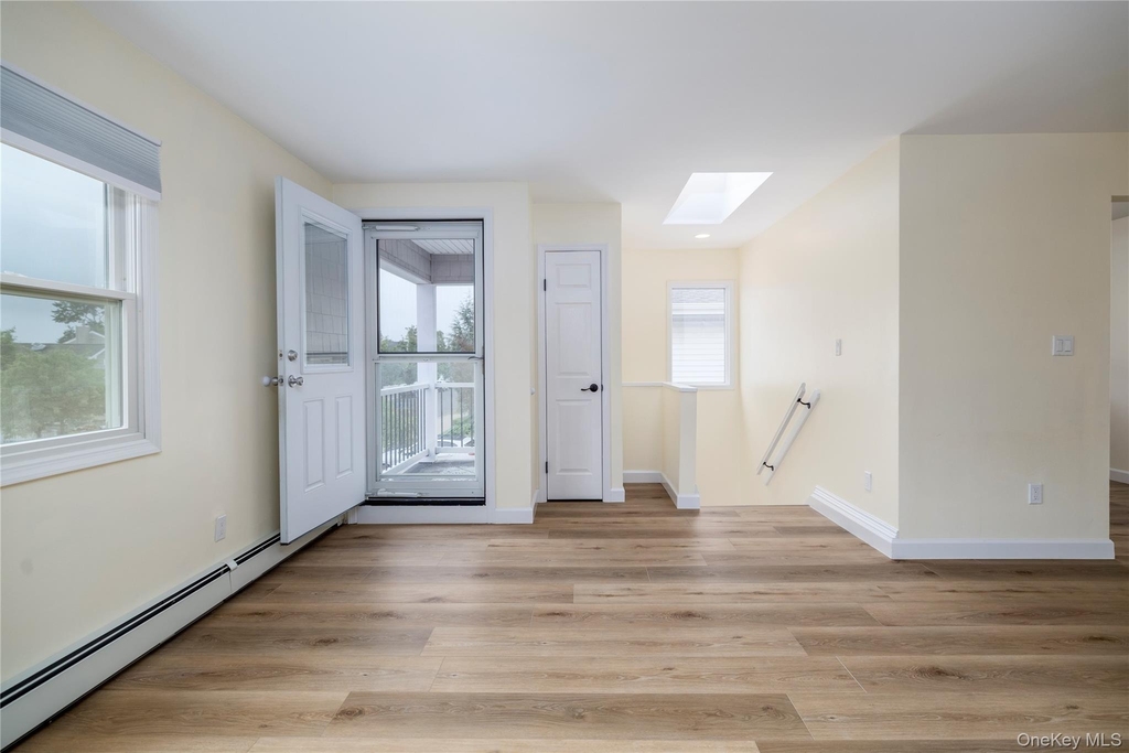 542 E Pine Street - Photo 8