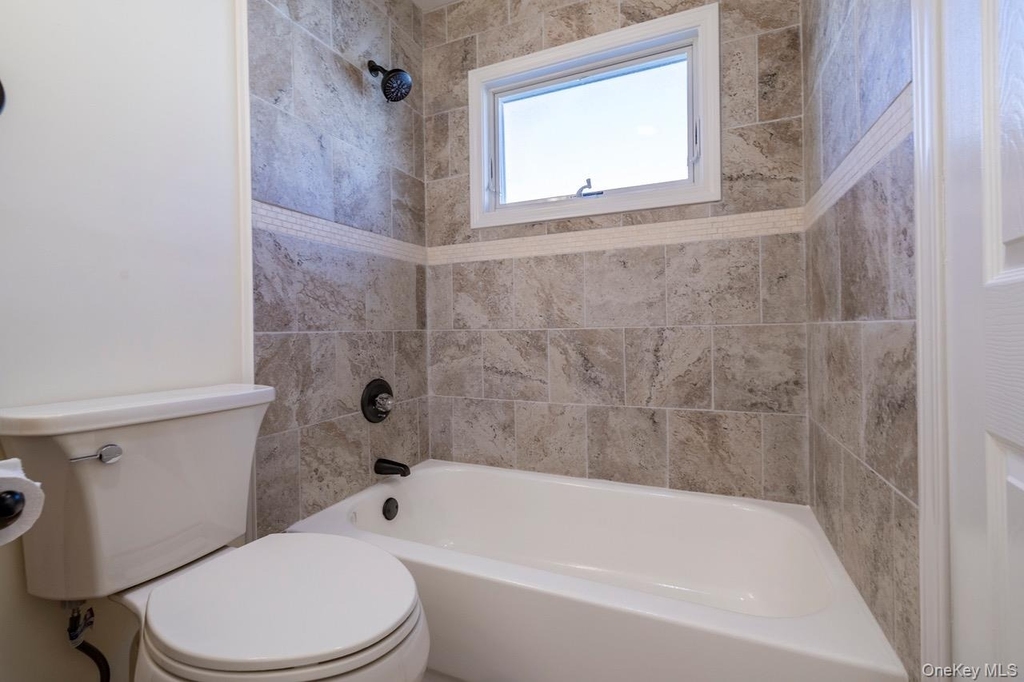 542 E Pine Street - Photo 17