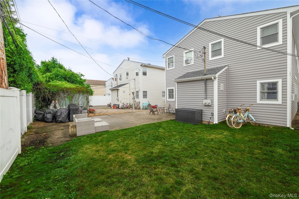 542 E Pine Street - Photo 21