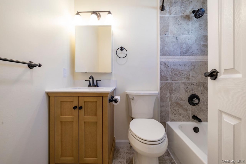 542 E Pine Street - Photo 19
