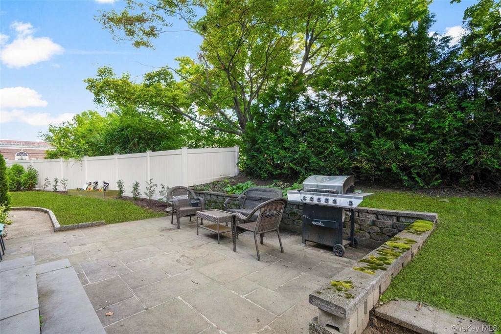 315 Maple Avenue - Photo 25