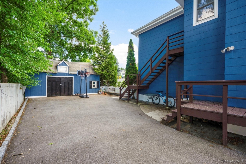 315 Maple Avenue - Photo 29