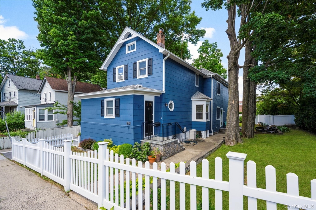 315 Maple Avenue - Photo 0