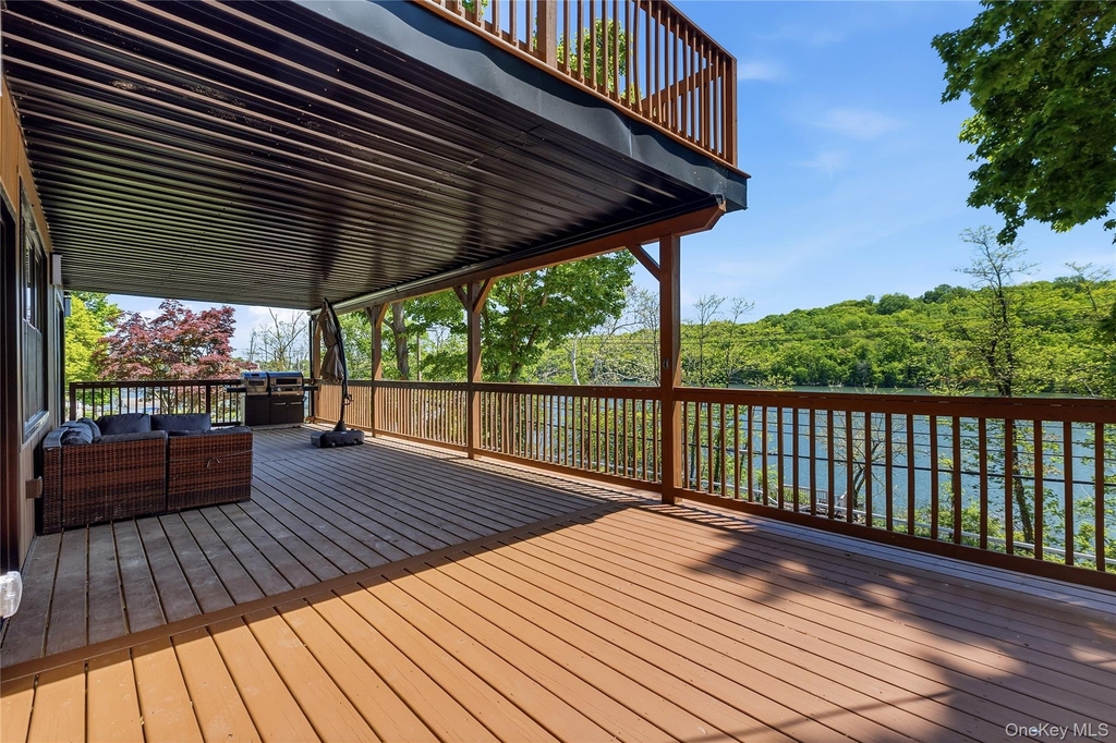 548 Lakes Road - Photo 8