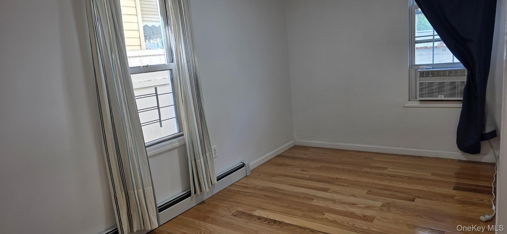 4557 149th Street - Photo 4
