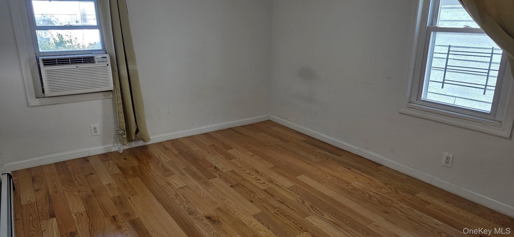 4557 149th Street - Photo 3