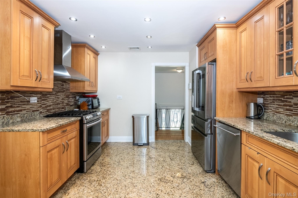 18 Carlyle Place - Photo 8