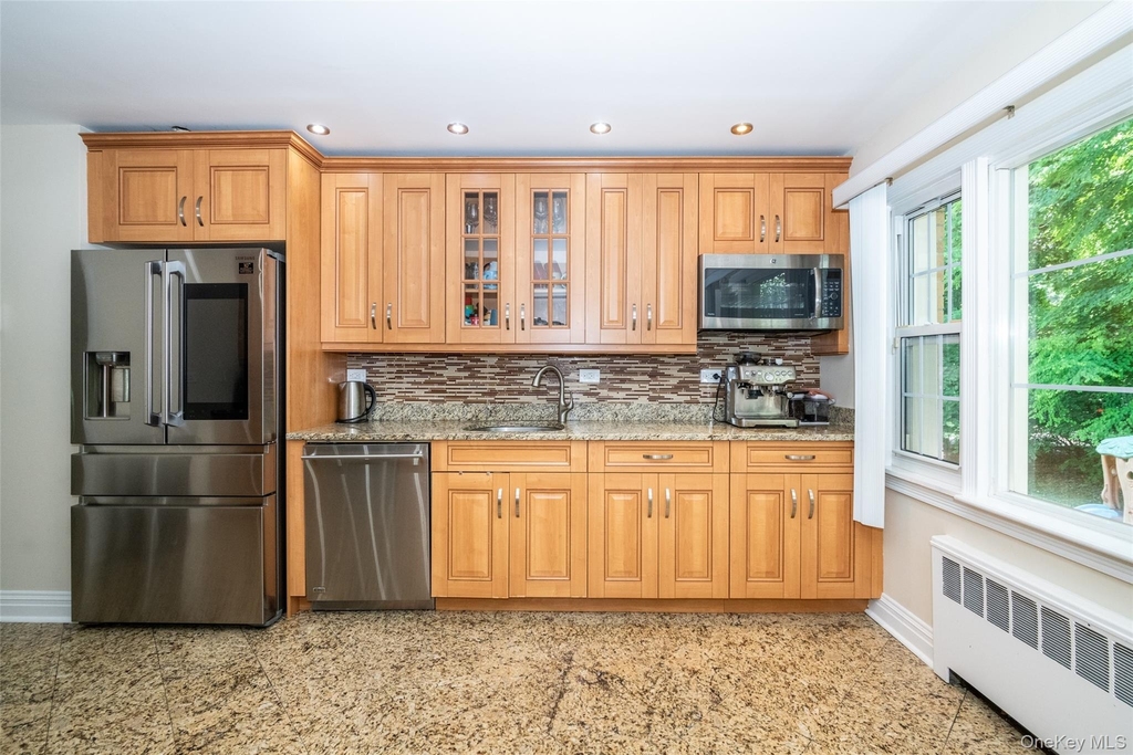 18 Carlyle Place - Photo 6
