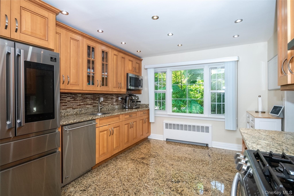 18 Carlyle Place - Photo 7