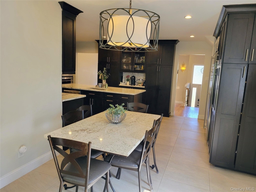 650 Prescott Place - Photo 6