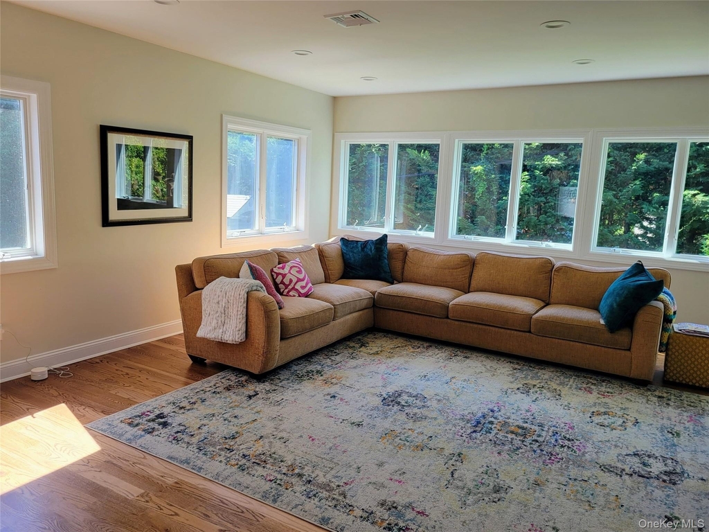 650 Prescott Place - Photo 4